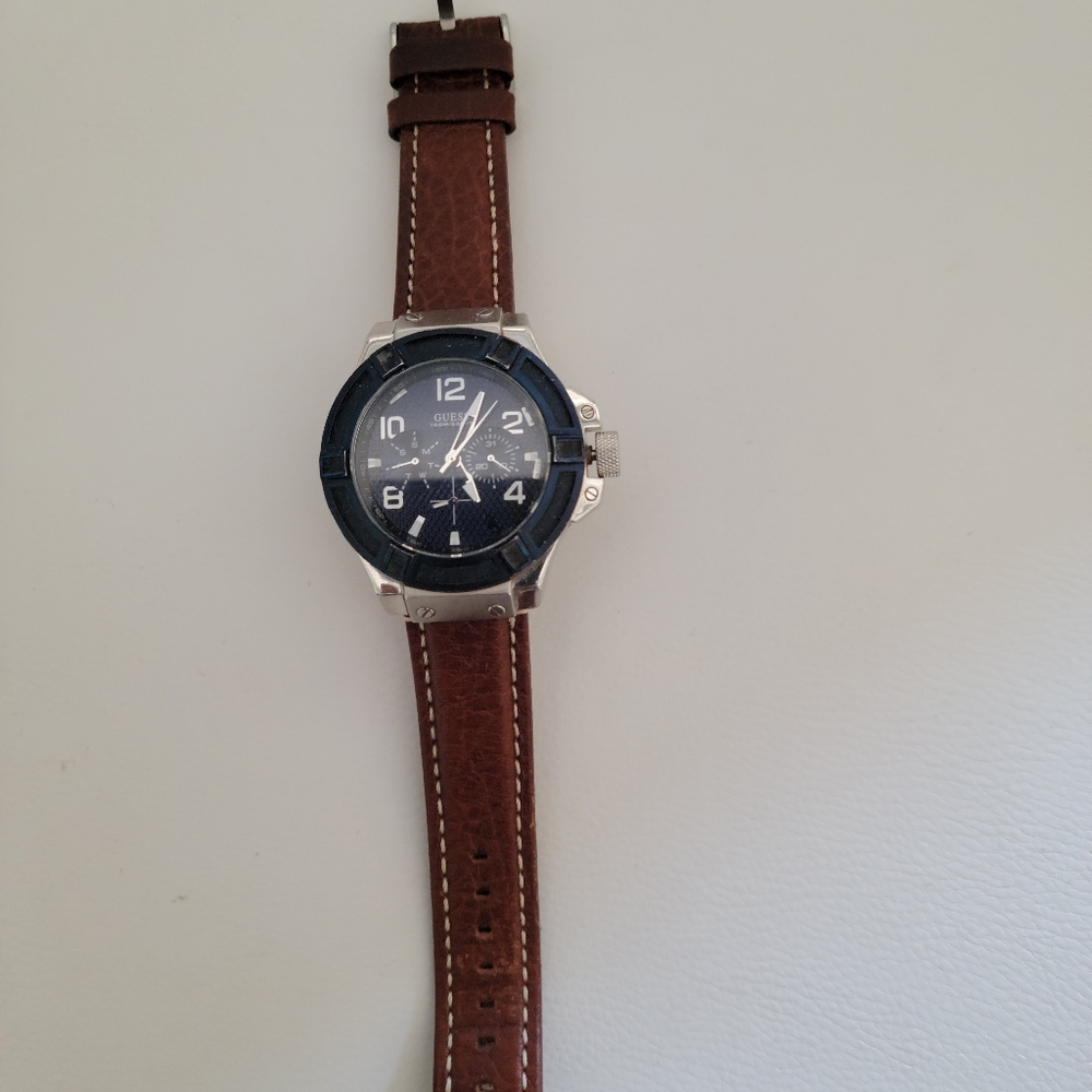 GUESS MEN'S WATCH - Picture 9 of 9